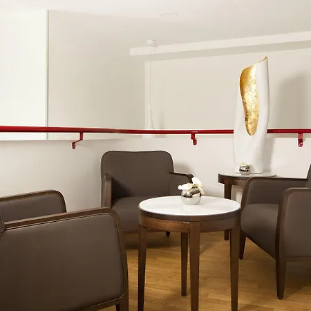 Residhome Rosa Parks Aparthotel Parigi