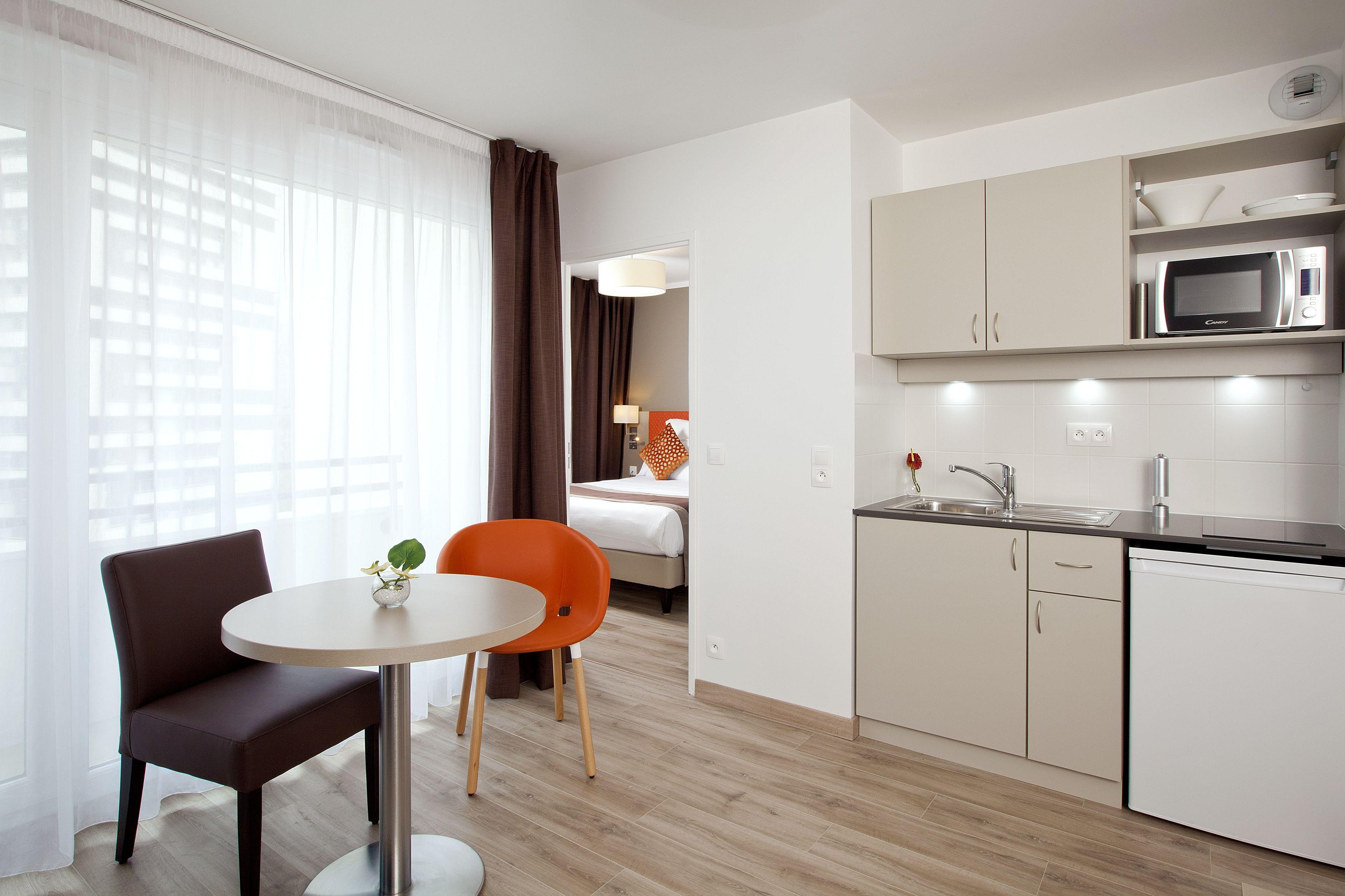 Aparthotel Residhome Rosa Parks 3*