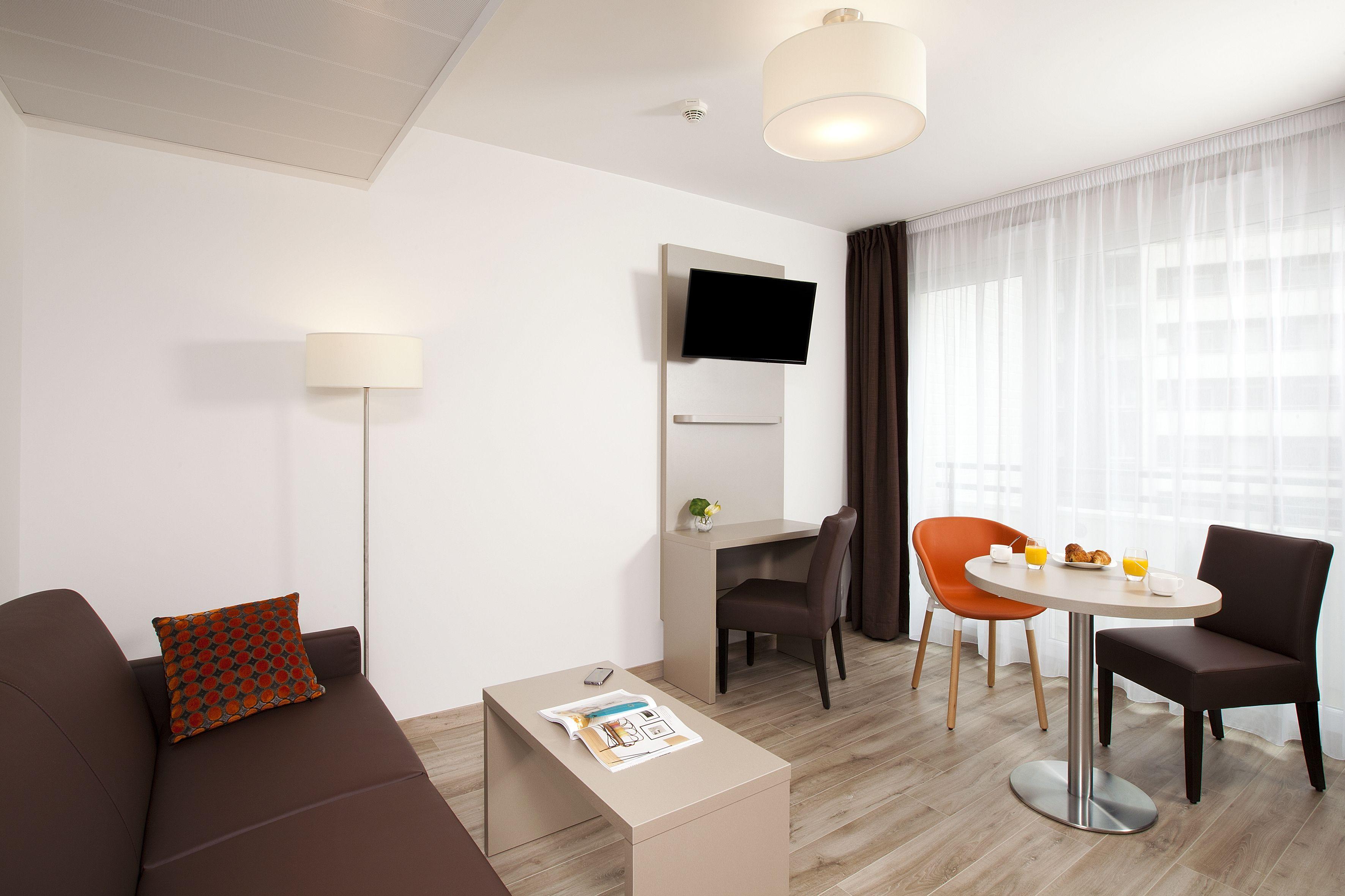 Aparthotel Residhome Rosa Parks 3*